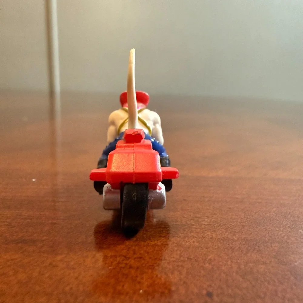 Biker Mice from Mars VINNIE Figure‎ 1993 Galoob Micro Machines Red Motorcycle